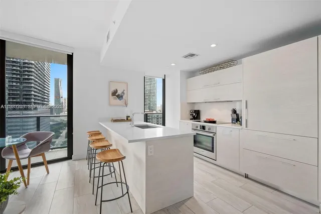 $6,200 | 45 Southwest 9th Street, Unit 1403, Miami, FL 33130