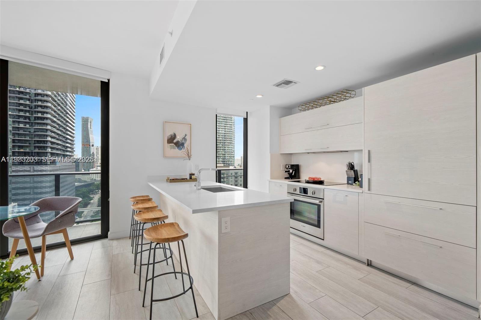 45 Southwest 9th Street, Unit 1403 Miami, FL 33130 - Photo 4 of 29