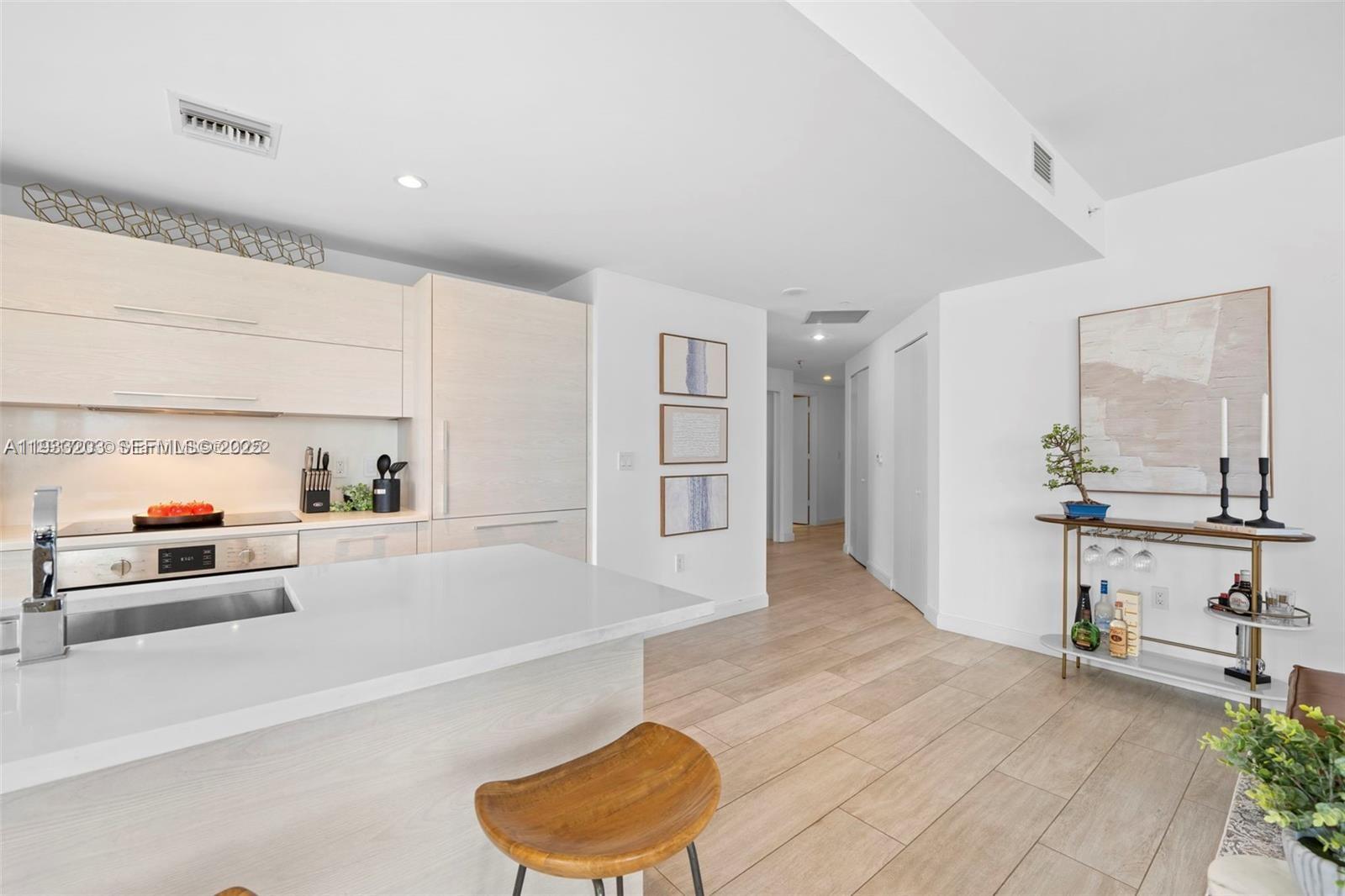 45 Southwest 9th Street, Unit 1403 Miami, FL 33130 - Photo 7 of 29