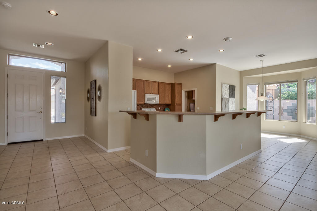 4531 East Walnut Road Gilbert, AZ 85297 - Photo 5 of 25 05