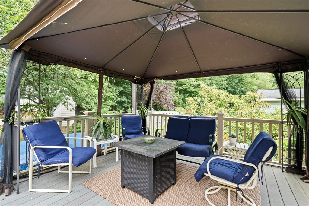 7 Trickett Road Lynnfield, MA 01940 - Photo 7 of 37