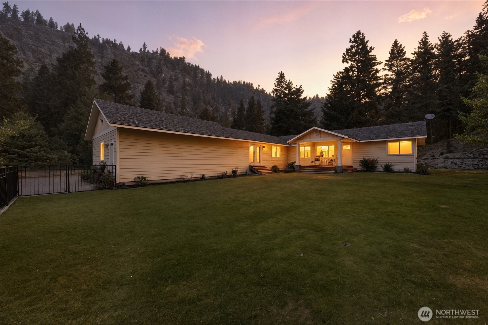 4621 Navarre Coulee Road Chelan, WA 98816 - Photo 2 of 38