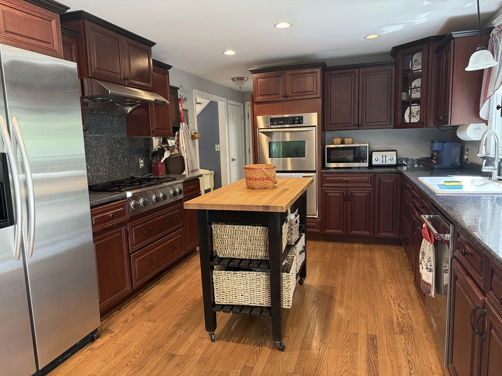 94 Valley Road Somerset, MA 02726 - Photo 11 of 28 Gallery Image 11