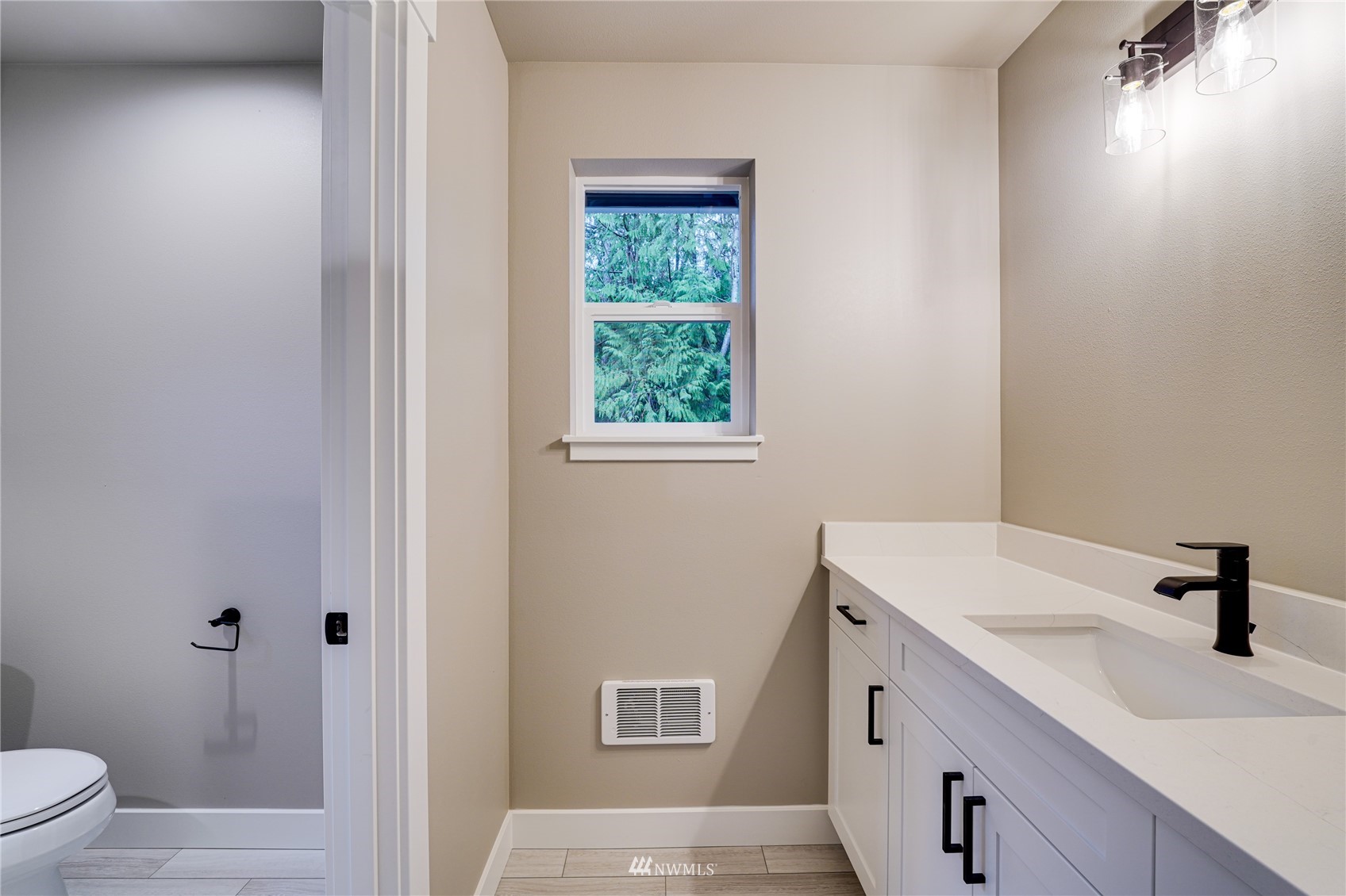 13305 Gibralter Road Anacortes, WA 98221 - Photo 15 of 27 Gallery Image 15