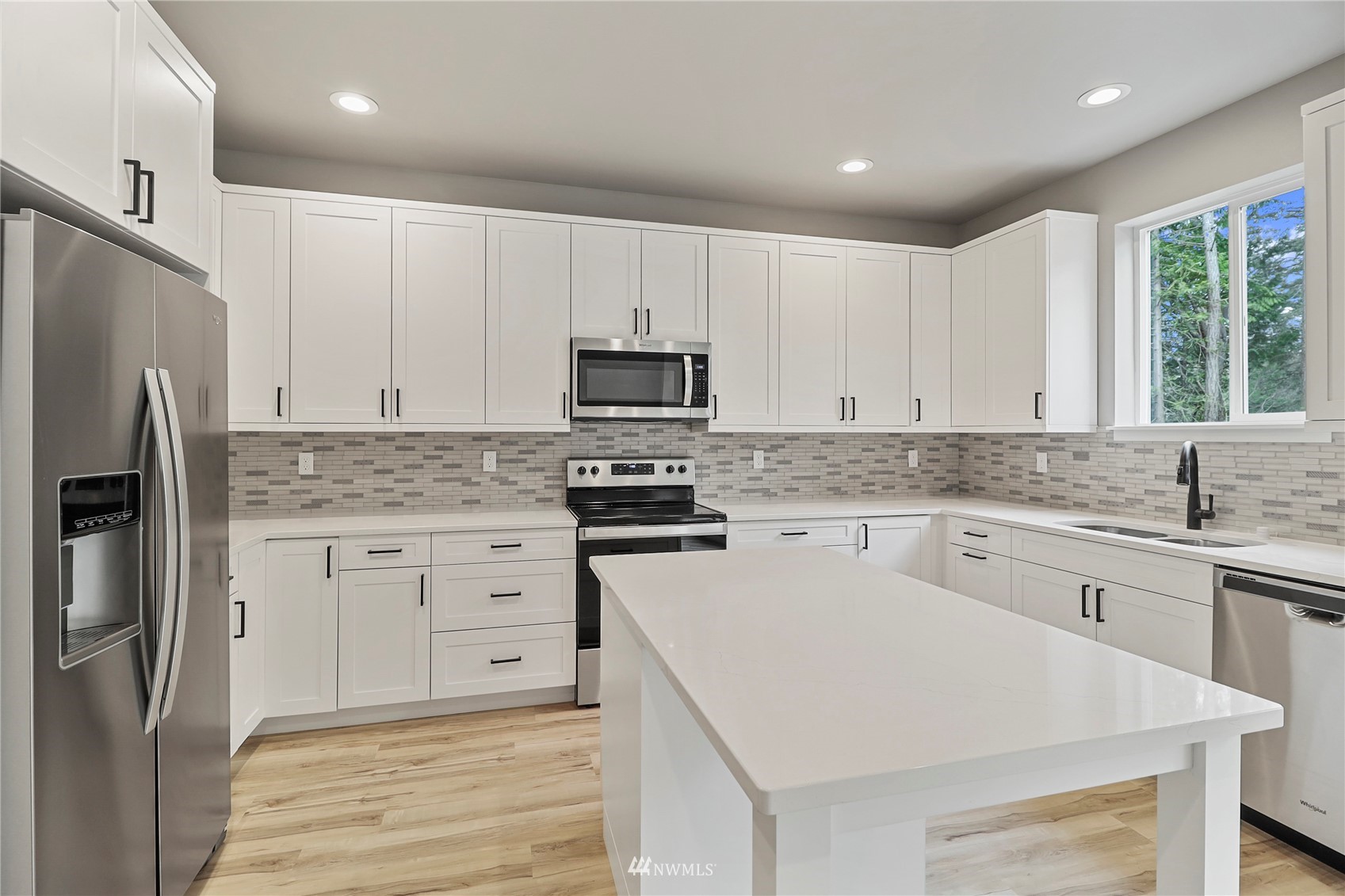 13305 Gibralter Road Anacortes, WA 98221 - Photo 21 of 27 Gallery Image 21