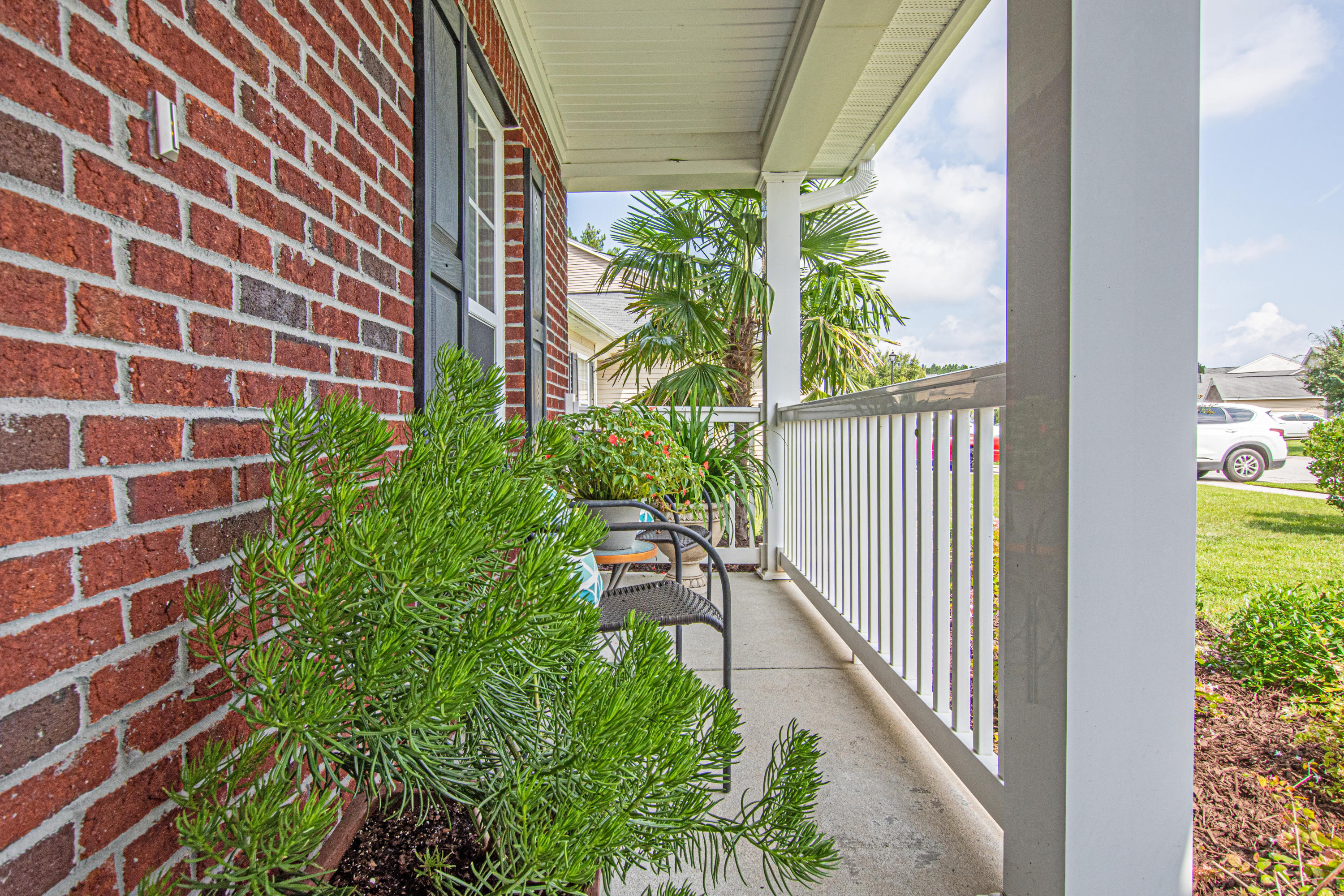 323 Deep River Road Summerville, SC 29486 - Photo 7 of 58 323 Deep River Road