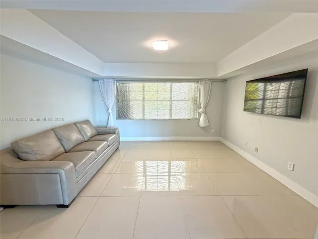 $399,000 | 879 Northeast 195th Street, Unit 228, Miami, FL 33179