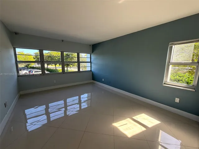 $399,000 | 879 Northeast 195th Street, Unit 228, Miami, FL 33179