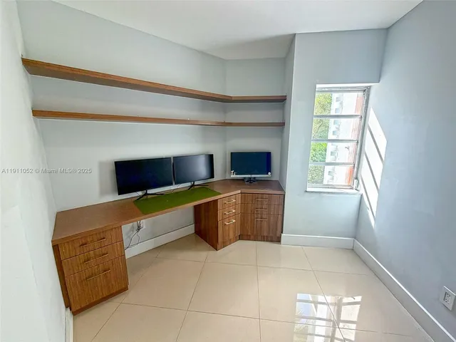 $399,000 | 879 Northeast 195th Street, Unit 228, Miami, FL 33179