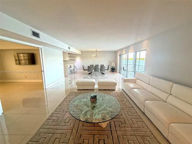 $399,000 | 879 Northeast 195th Street, Unit 228, Miami, FL 33179