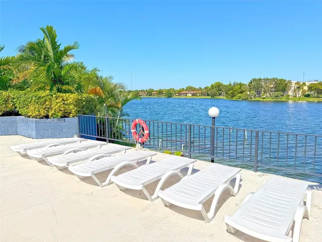 $399,000 | 879 Northeast 195th Street, Unit 228, Miami, FL 33179