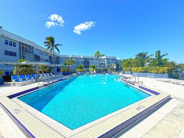 $399,000 | 879 Northeast 195th Street, Unit 228, Miami, FL 33179