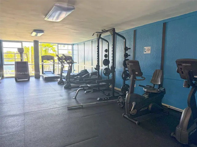 $399,000 | 879 Northeast 195th Street, Unit 228, Miami, FL 33179
