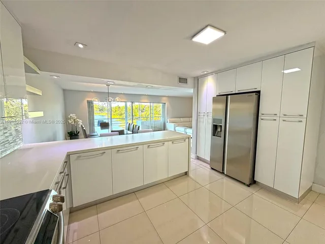 $399,000 | 879 Northeast 195th Street, Unit 228, Miami, FL 33179