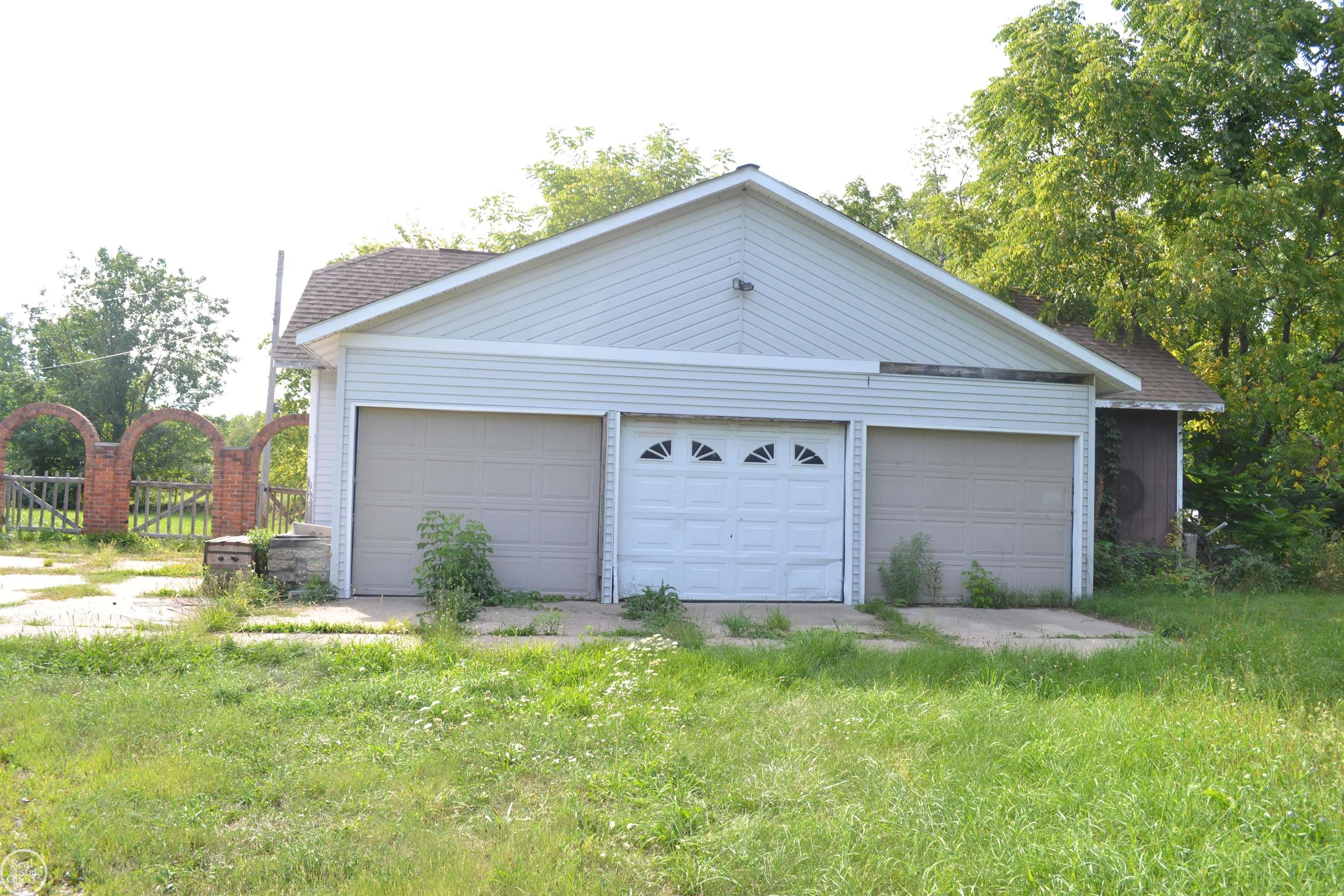 60601 Kittle Road Washington, MI 48094 - Photo 25 of 35 Detached Garage