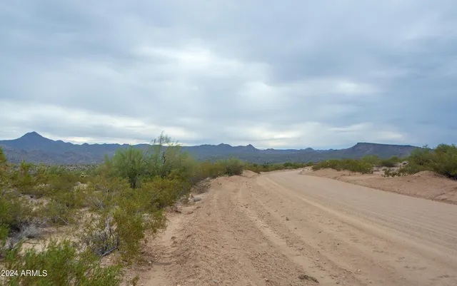 $24,947 | 35 South 17 Mile Road, Yucca, AZ 86438