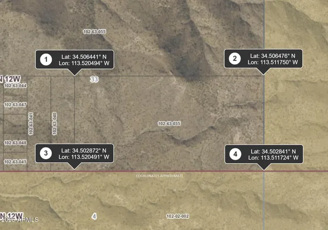 a view of a back yard