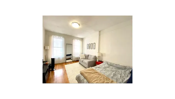 $2,500 | 237 East 58th Street, Unit 3D | Midtown East