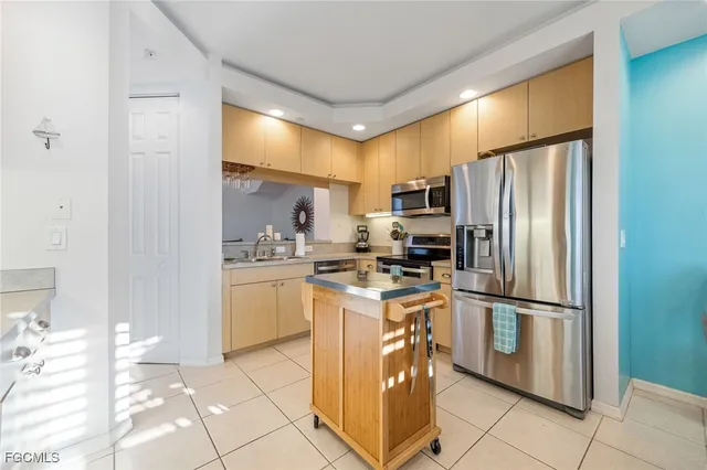 $189,000 | 1121 Van Loon Commons Cir Cape, Unit 305, Cape Coral, FL 33909