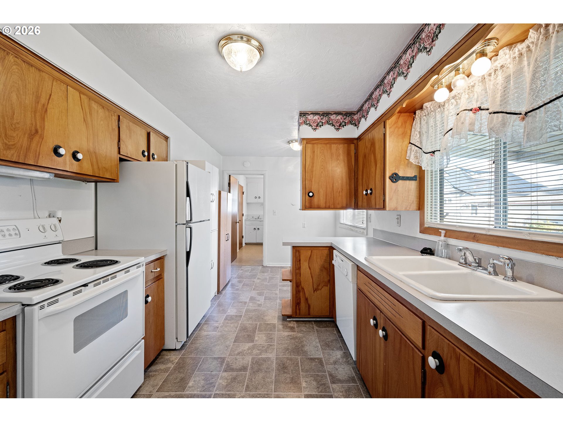 630 South 3rd Street Cottage Grove, OR 97424 - Photo 17 of 47