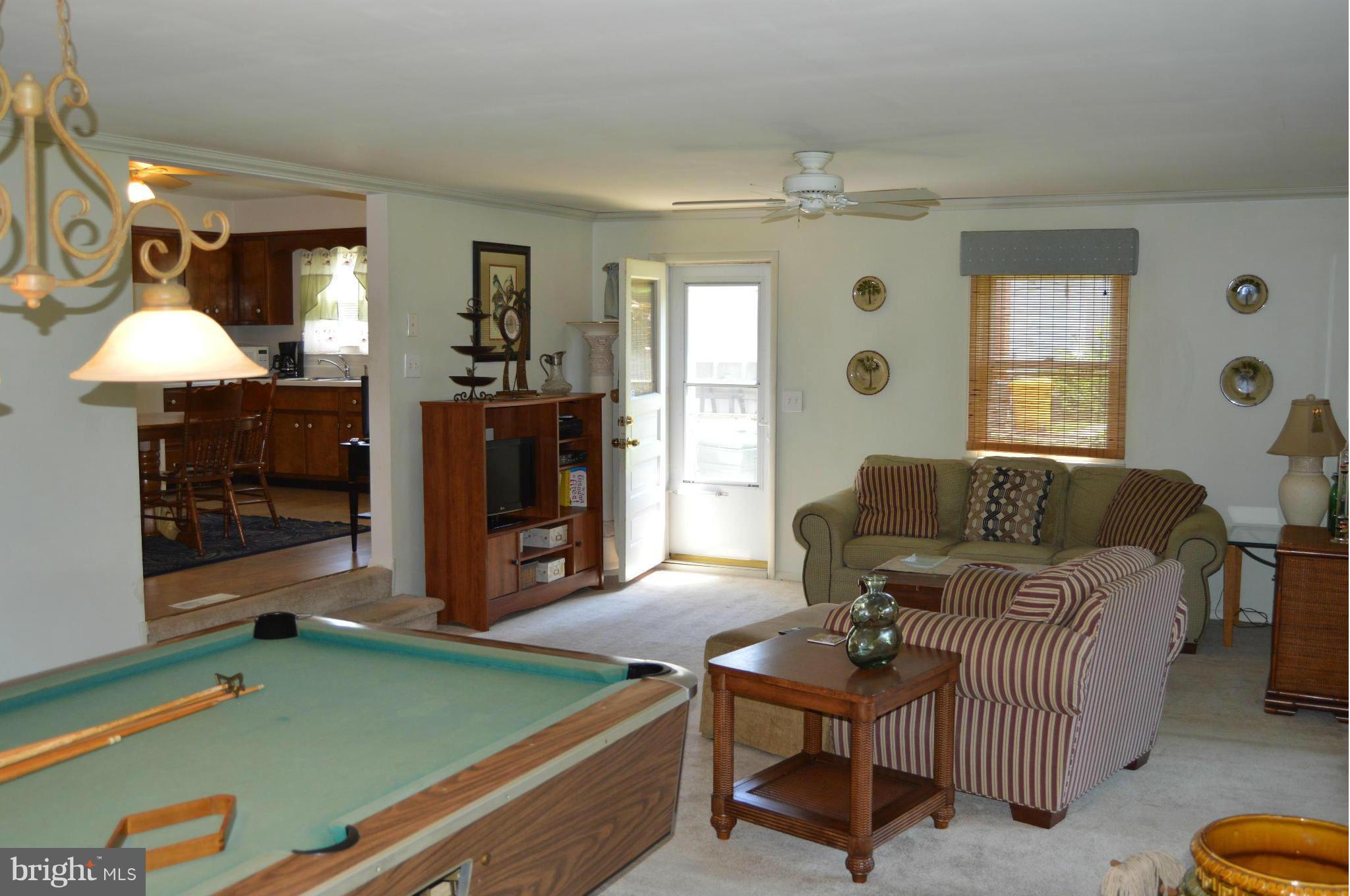 8114 Edgewater Road Clearwater Beach, MD 21226 - Photo 12 of 17 Interior (General)