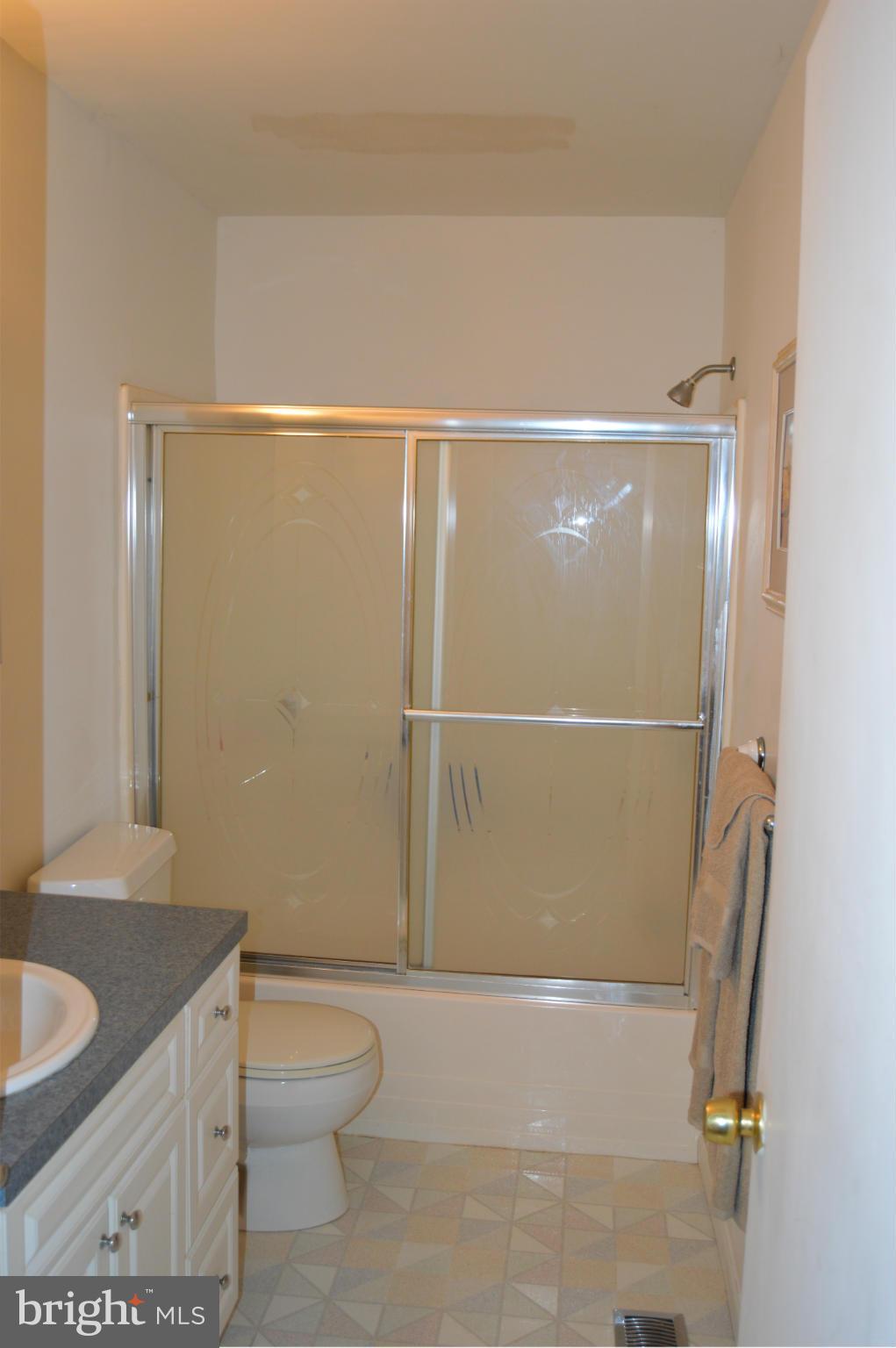 8114 Edgewater Road Clearwater Beach, MD 21226 - Photo 13 of 17 Bath
