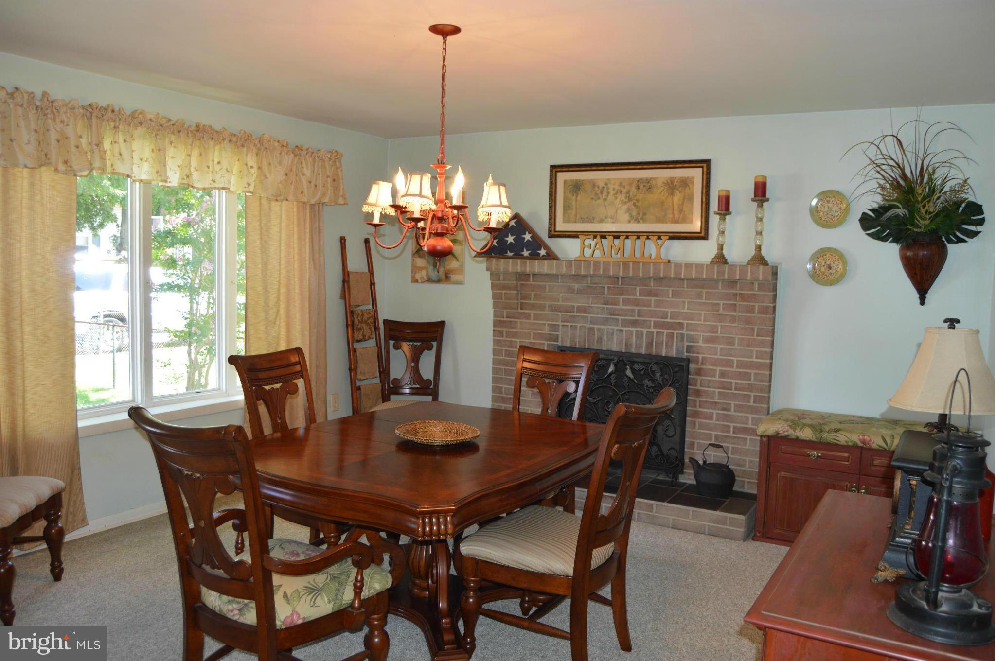 8114 Edgewater Road Clearwater Beach, MD 21226 - Photo 4 of 17 Dining Room