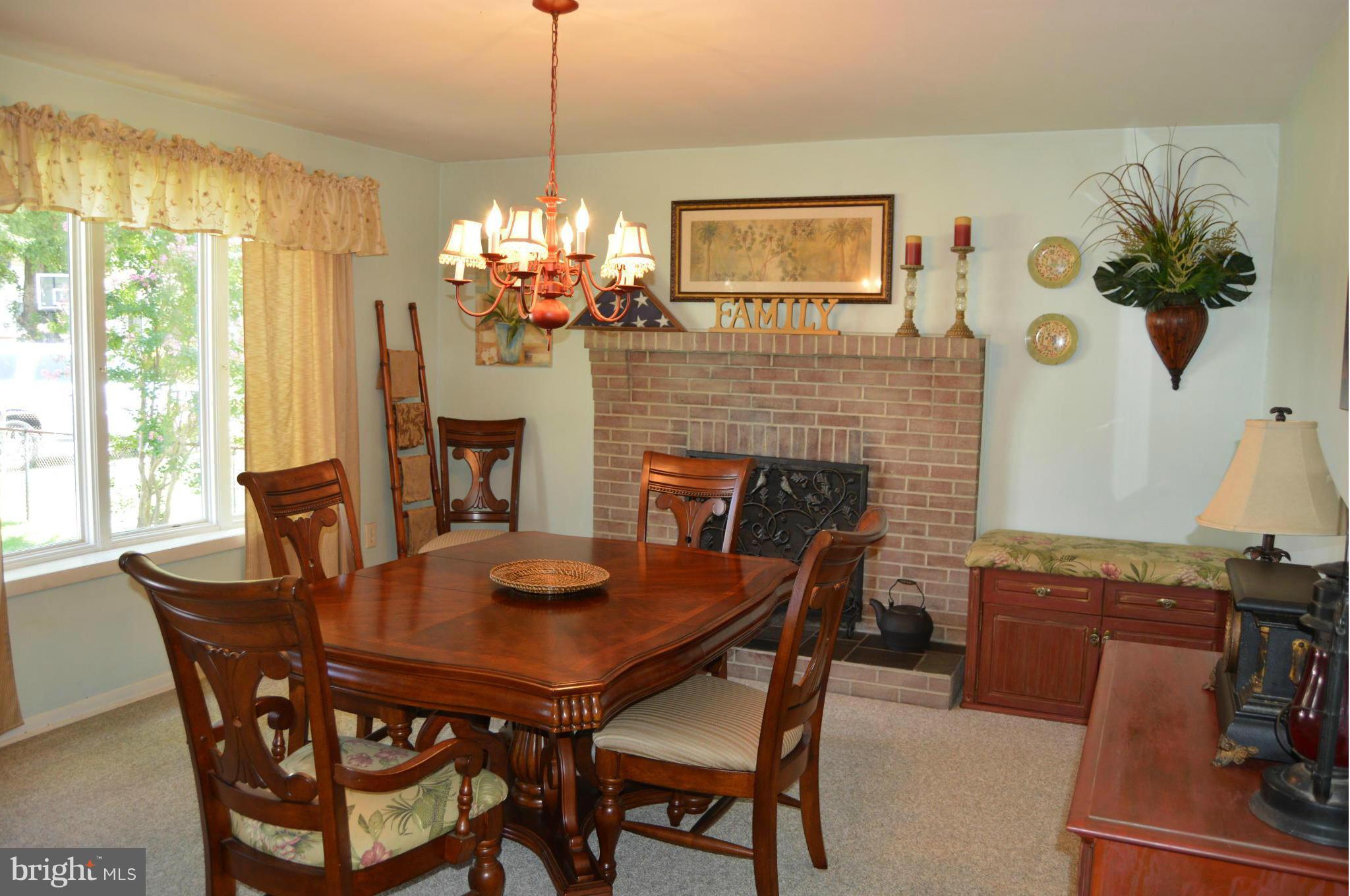 8114 Edgewater Road Clearwater Beach, MD 21226 - Photo 5 of 17 Dining Room