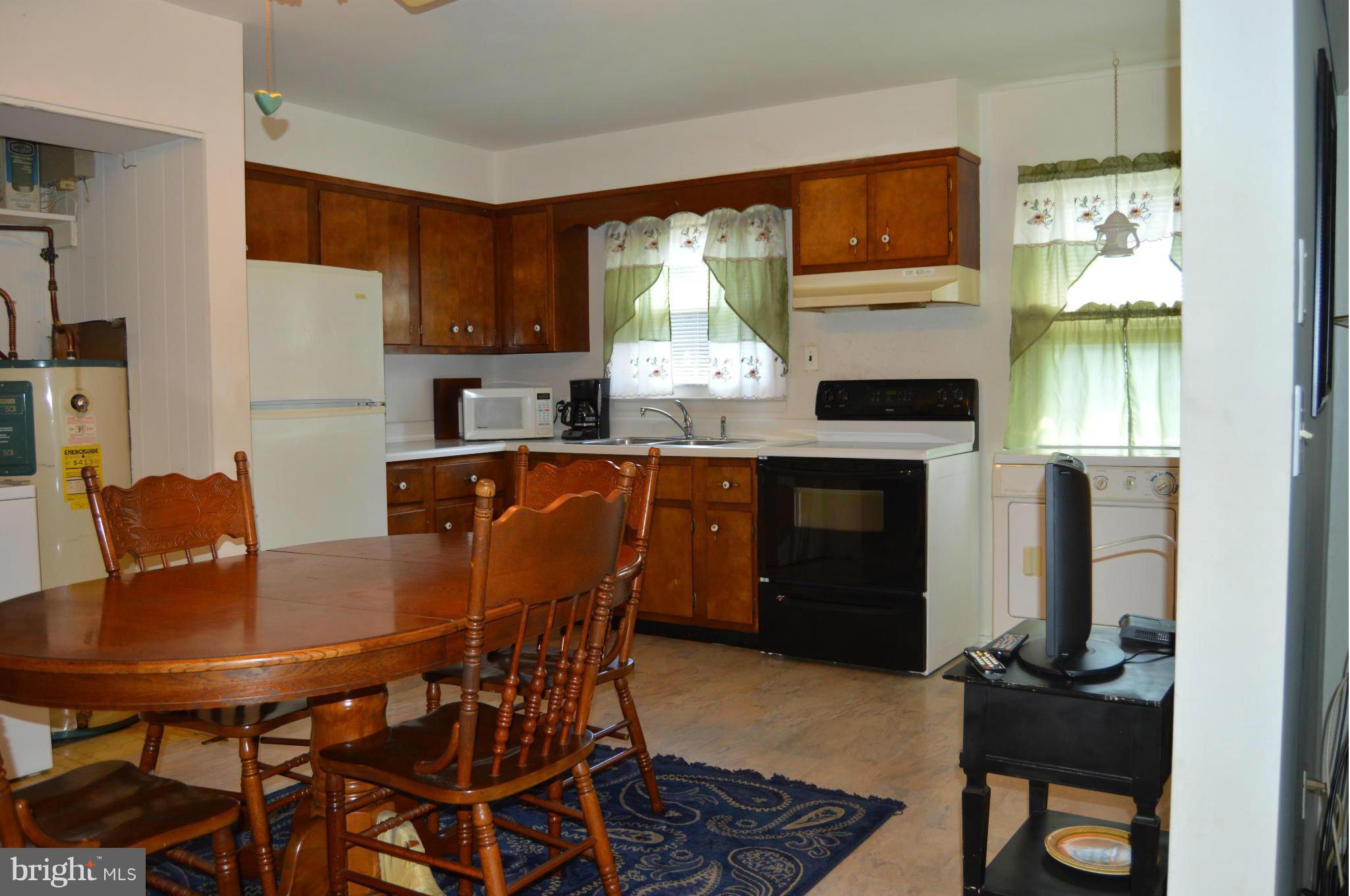 8114 Edgewater Road Clearwater Beach, MD 21226 - Photo 6 of 17 Kitchen