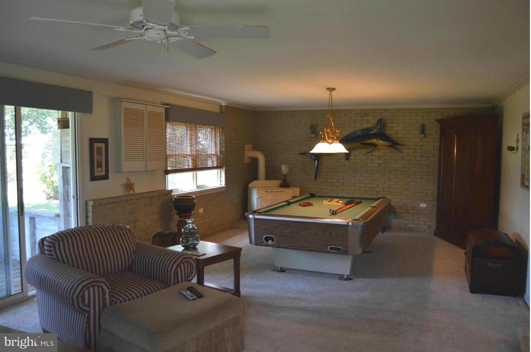 8114 Edgewater Road Clearwater Beach, MD 21226 - Photo 8 of 17 Family Room