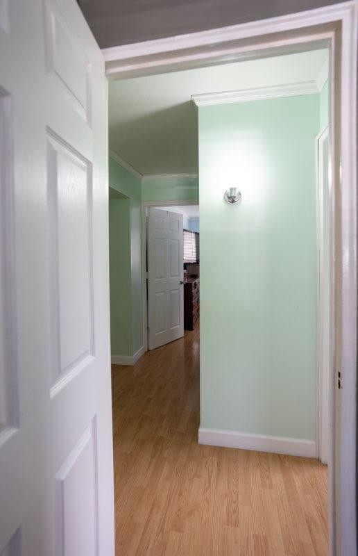 123 Manchester Road Oak Ridge, TN 37830 - Photo 23 of 26 a view of a hallway with wooden floor