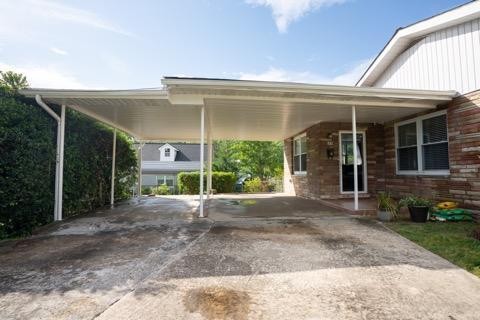 123 Manchester Road Oak Ridge, TN 37830 - Photo 4 of 26 a view of a house with porch and windows