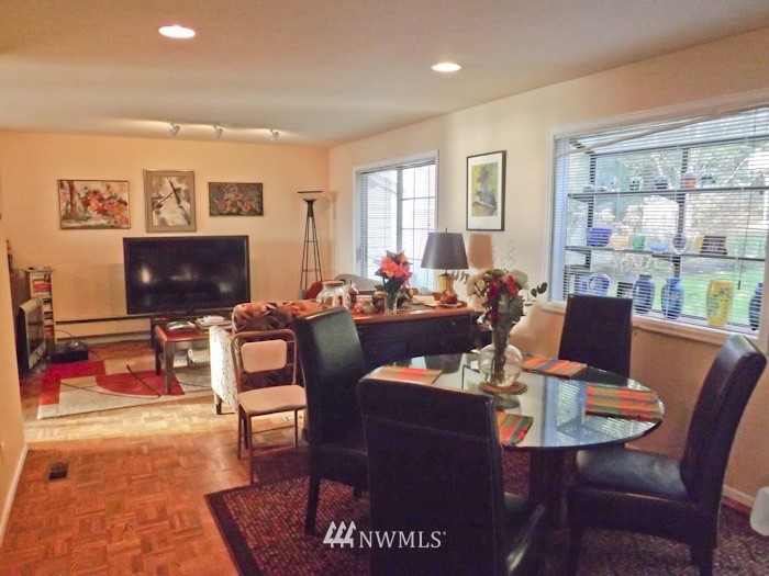 8383 East Mercer Way Mercer Island, WA 98040 - Photo 12 of 13