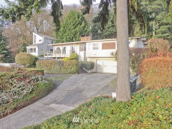 8383 East Mercer Way Mercer Island, WA 98040 - Photo 6 of 13