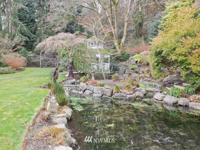 8383 East Mercer Way Mercer Island, WA 98040 - Photo 9 of 13