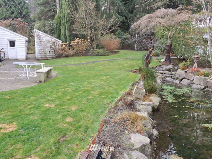 8383 East Mercer Way Mercer Island, WA 98040 - Photo 10 of 13