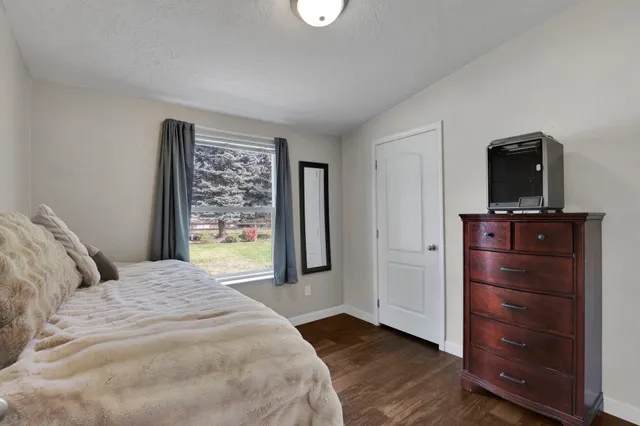 $560,000 | 38911 North Newport Highway, Elk, WA 99009