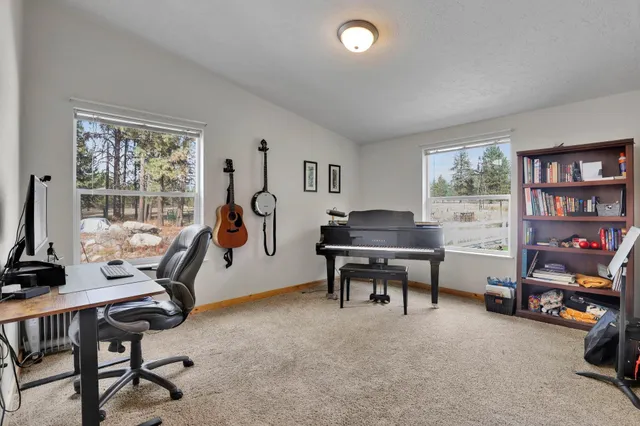 $560,000 | 38911 North Newport Highway, Elk, WA 99009