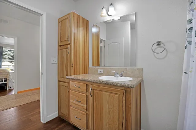 $560,000 | 38911 North Newport Highway, Elk, WA 99009