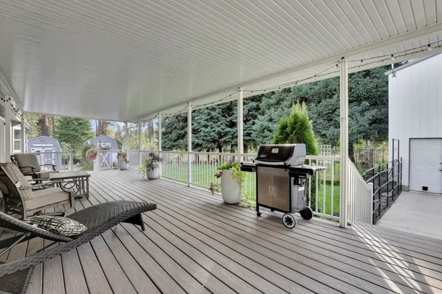 $560,000 | 38911 North Newport Highway, Elk, WA 99009