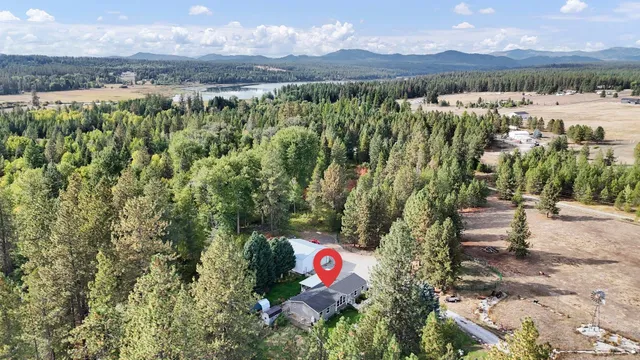 $560,000 | 38911 North Newport Highway, Elk, WA 99009