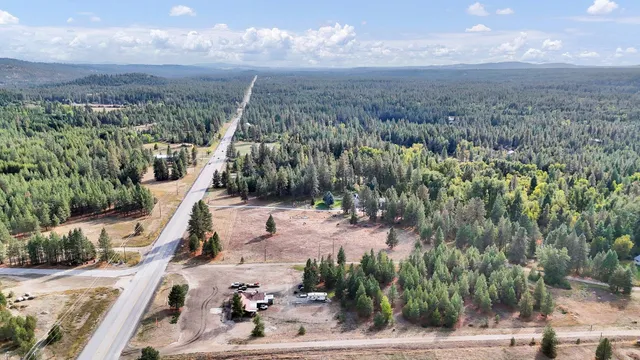 $560,000 | 38911 North Newport Highway, Elk, WA 99009