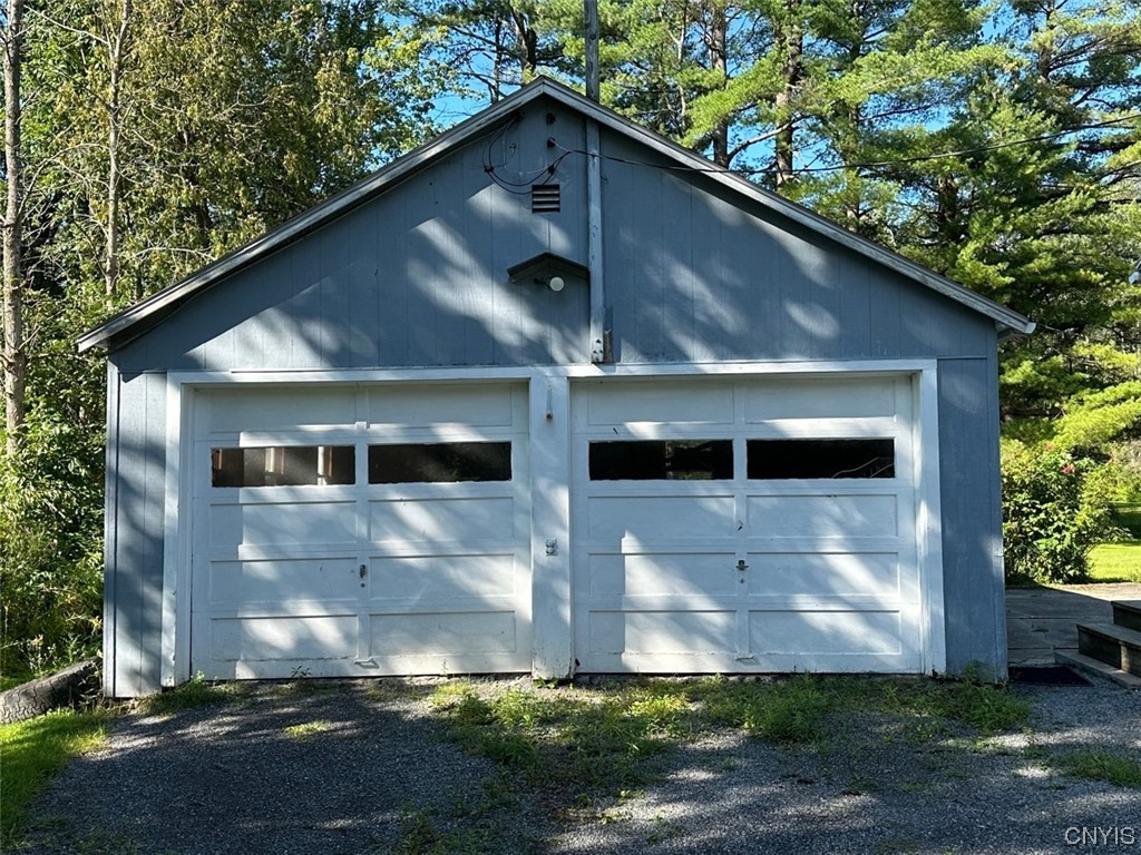 1061 Williams Street Oneida, NY 13421 - Photo 4 of 26 2 car garage
