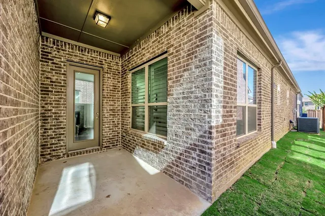 $445,000 | 319 Park Drive, Euless, TX 76040