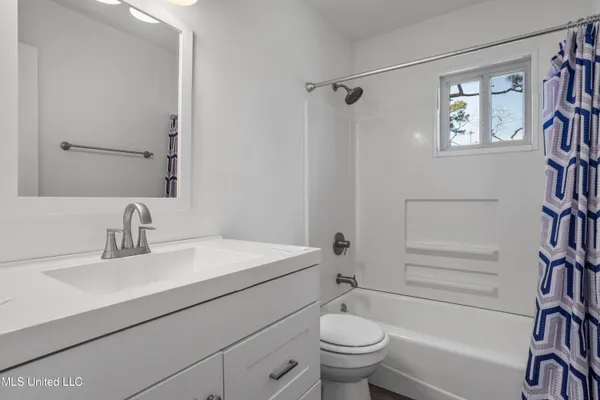 $137,500 | 3709 Pineview Drive, Pascagoula, MS 39581