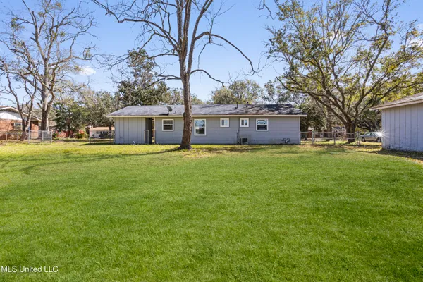 $137,500 | 3709 Pineview Drive, Pascagoula, MS 39581