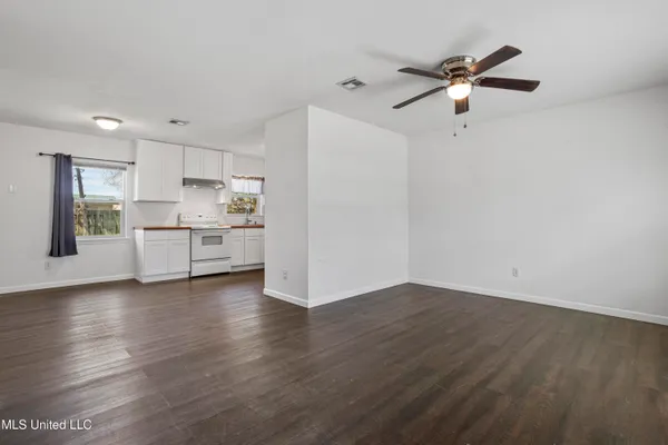 $137,500 | 3709 Pineview Drive, Pascagoula, MS 39581