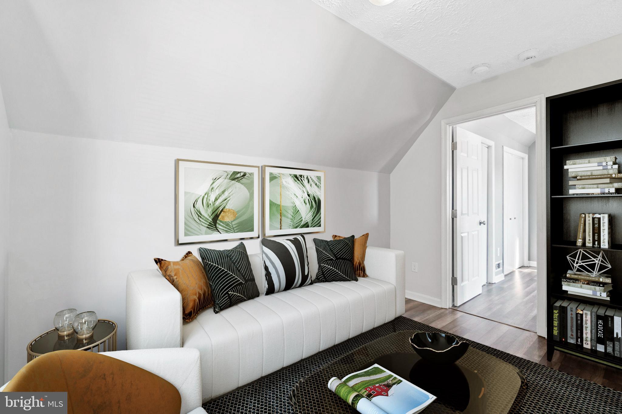 5006 Somerset Road Riverdale, MD 20737 - Photo 14 of 20 Upstairs Loft - Office/Sitting Area Space
