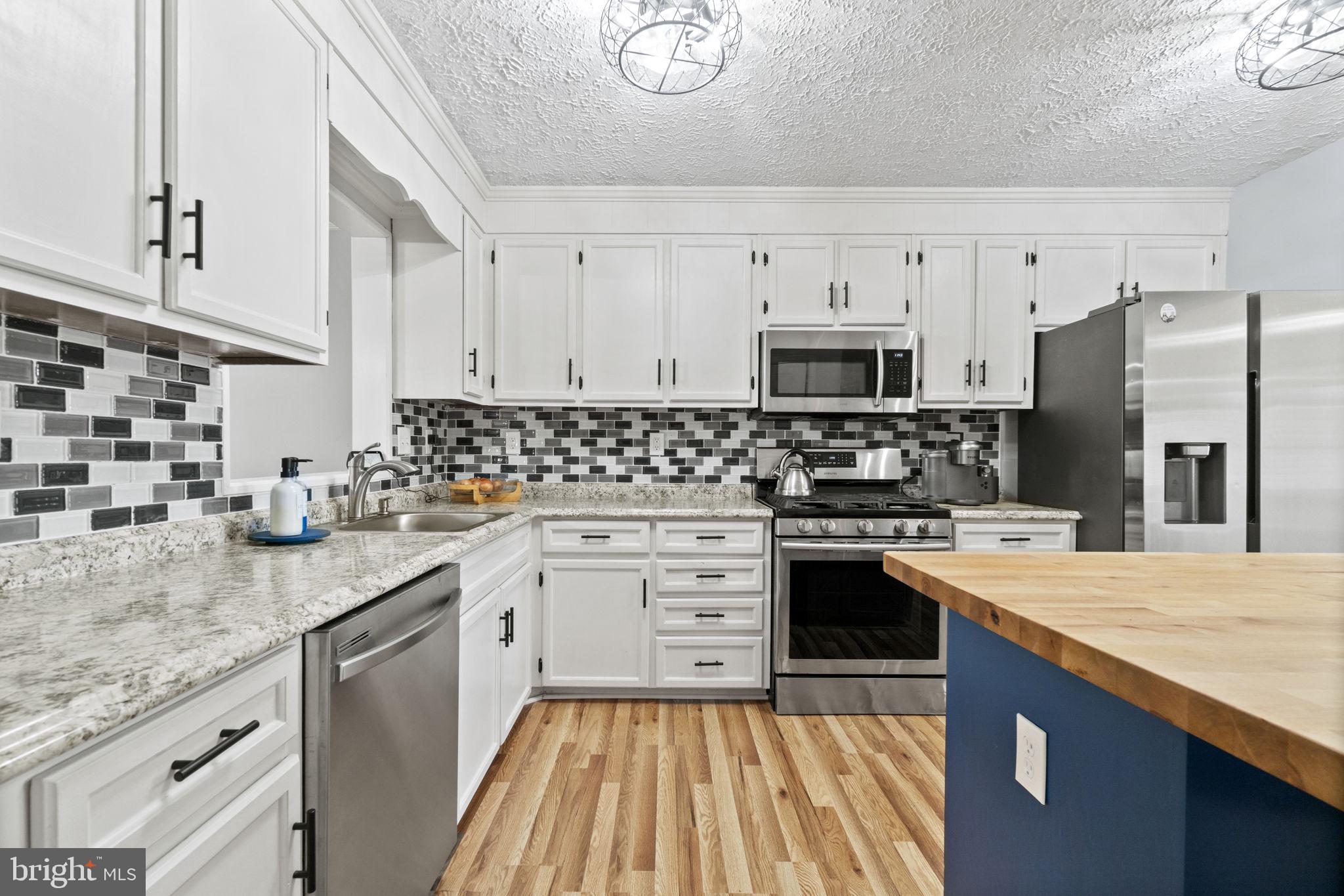 5006 Somerset Road Riverdale, MD 20737 - Photo 3 of 20 Kitchen