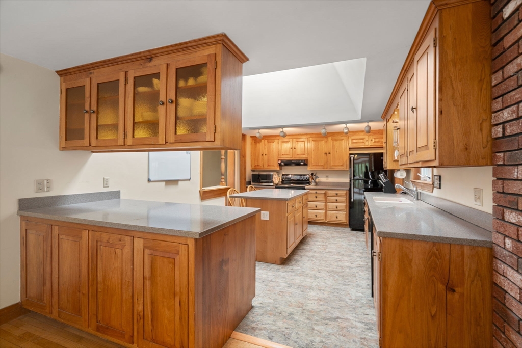 13 Henley Road Acton, MA 01720 - Photo 10 of 25